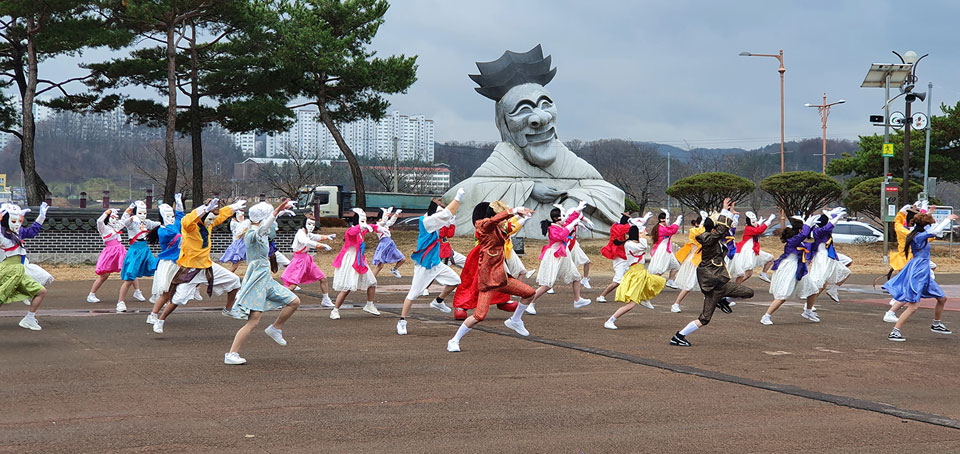 ▲ 아이쿵챌린지 탈춤공원.