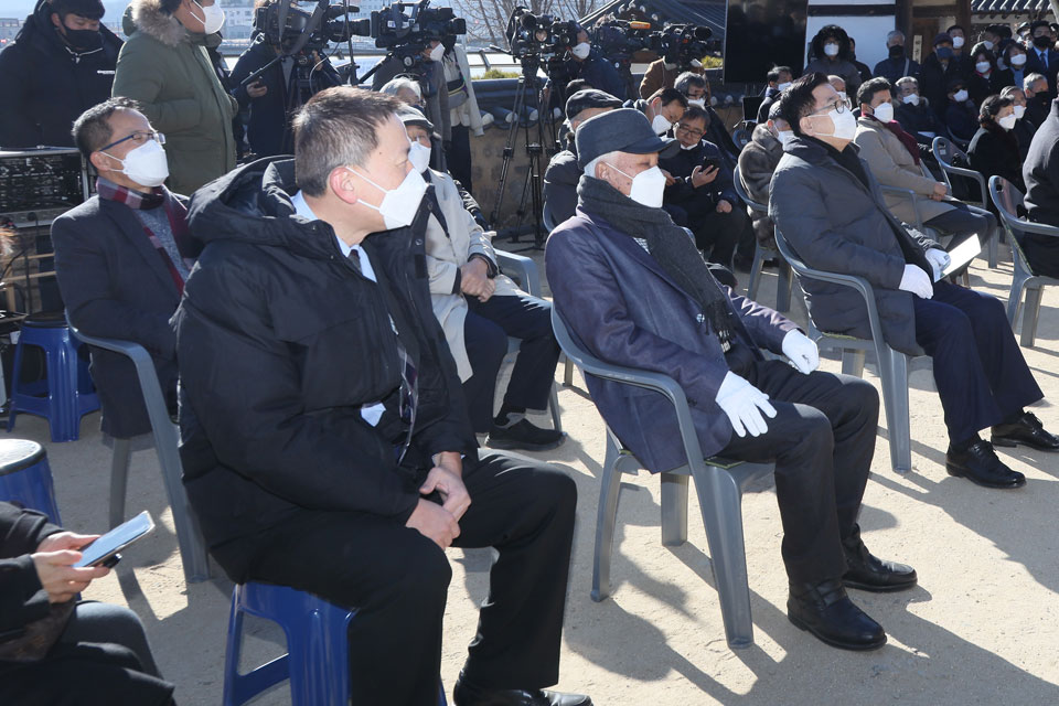 ▲석주 이상룡 국무령의 종손 이창수(좌)와 증손자 이항증 선생.