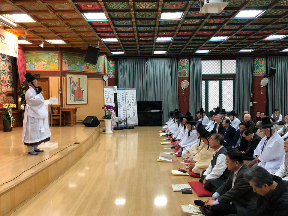 ▲봉은사 개막에서 김병일 도산서원장 다짐인사.
