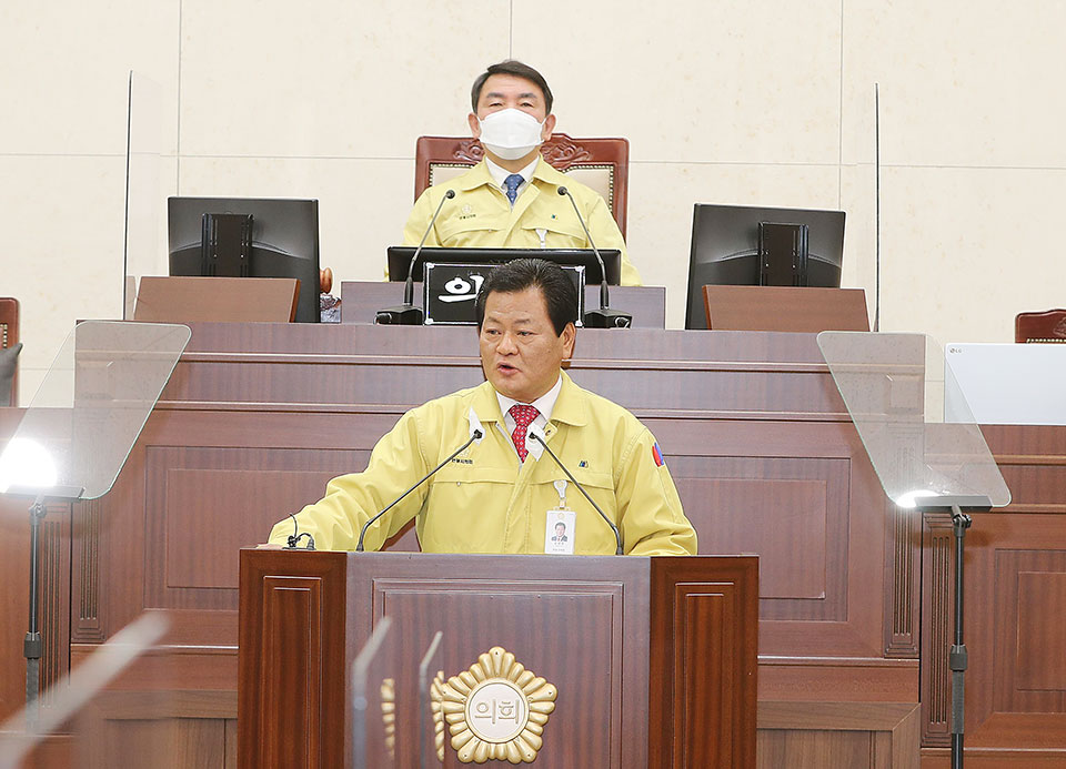 ▲안동시의회 손광영 의원은 지난 21일 열린 제231회 임시회 제1차 본회의에서 안동시 현안사업에 대한 시정질문을 이어갔다.(사진 안동시의회 제공)