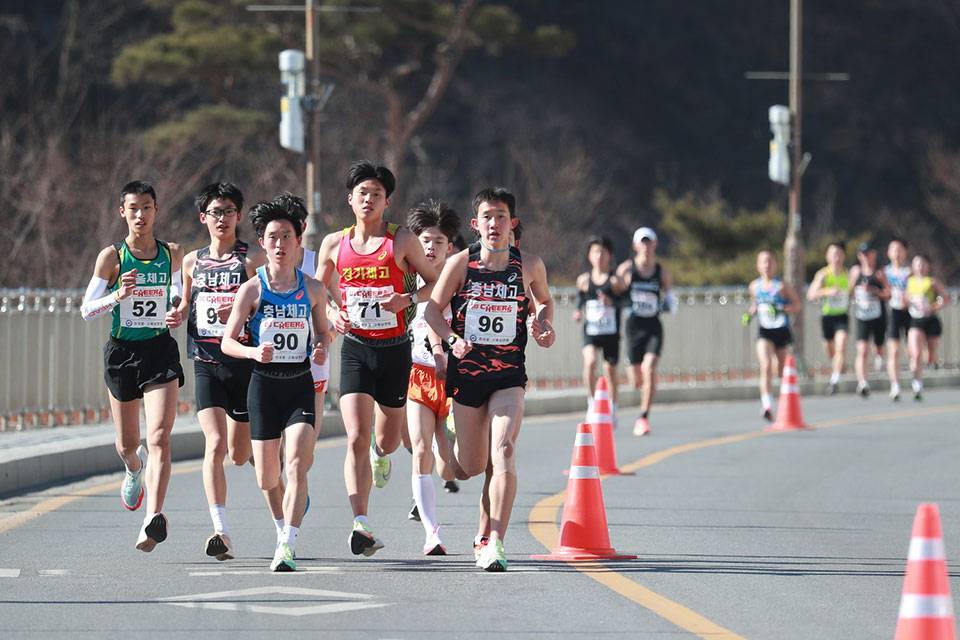 ▲지난 6일 제8회 예천 도효자배 전국 중‧고 단축마라톤 대회가 열렸다.(사진 예천군 제공)