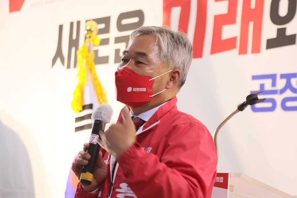 ▲국민의힘 권용혁 예비후보가 26일 안동시 옥동 옥동빌딩 2층에서 선거사무소 개소식을 열었다.(사진 권기상 기자)