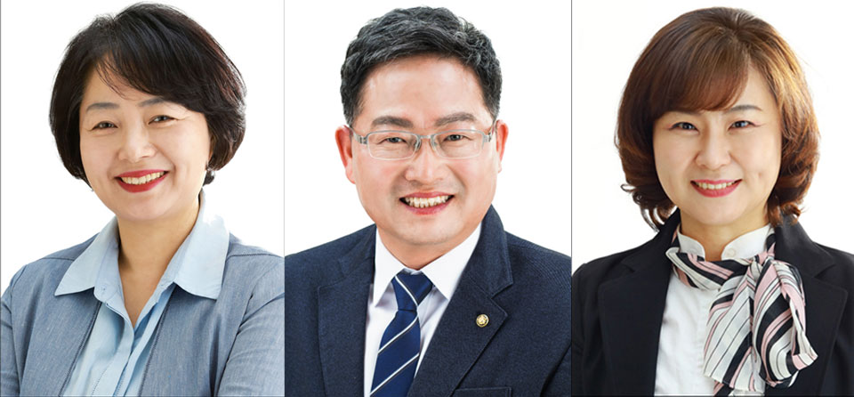 ▲오는 6.1지방선거에서 더불어민주당으로 안동시의회의원에 출마하는 (좌측)안동시 나 선거구(옥동) 정복순, 마 선거구(강남동, 남선·임하면) 심재한,마 선거구(중구·명륜·서구동)의 이경란 예비후보가 23일 선거사무소 개소식을 갖는다.