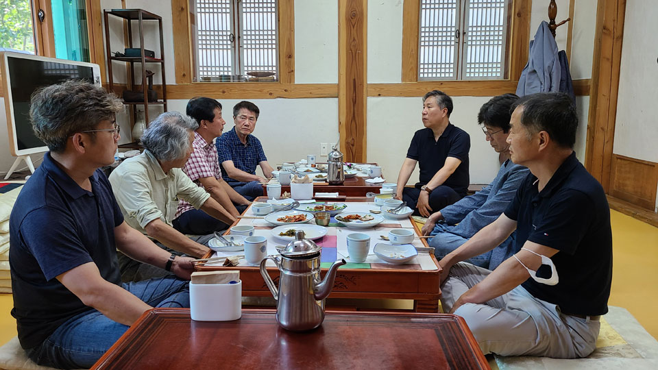 ▲ 가칭 '이육사기자상제정위원회' 발기인 모임이 안동 예미정에서 열렸다.