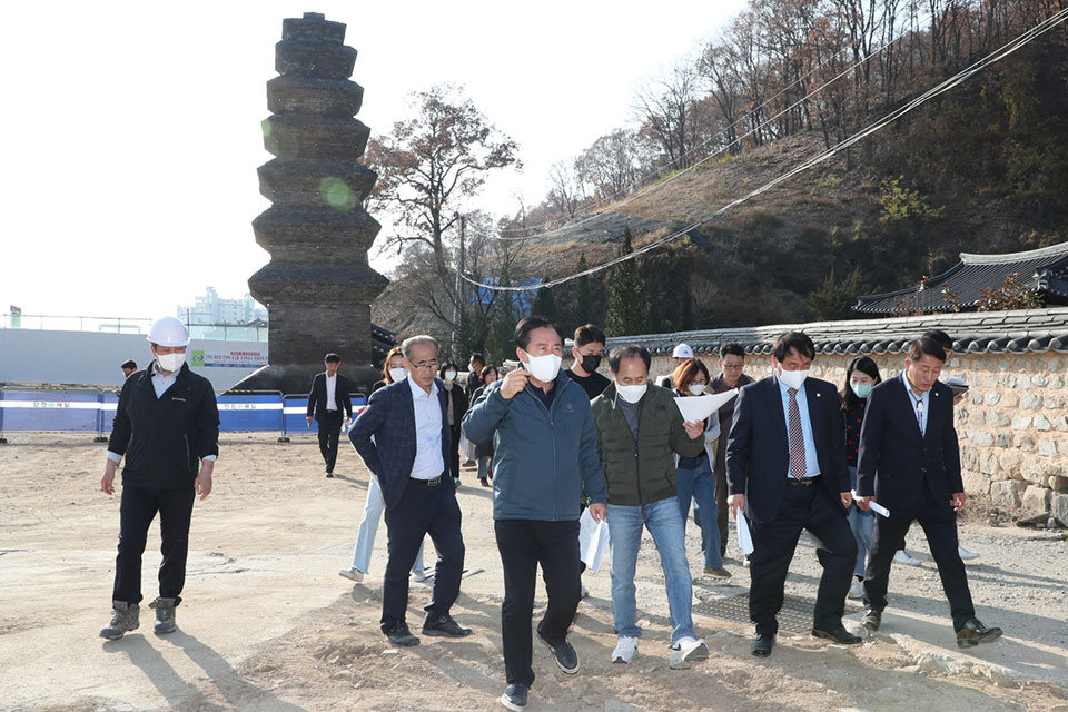 ▲권기창 안동시장이 임청각 등 지역 역점사업 현장을 찾았다.(사진 안동시청 제공.2022.11.15)