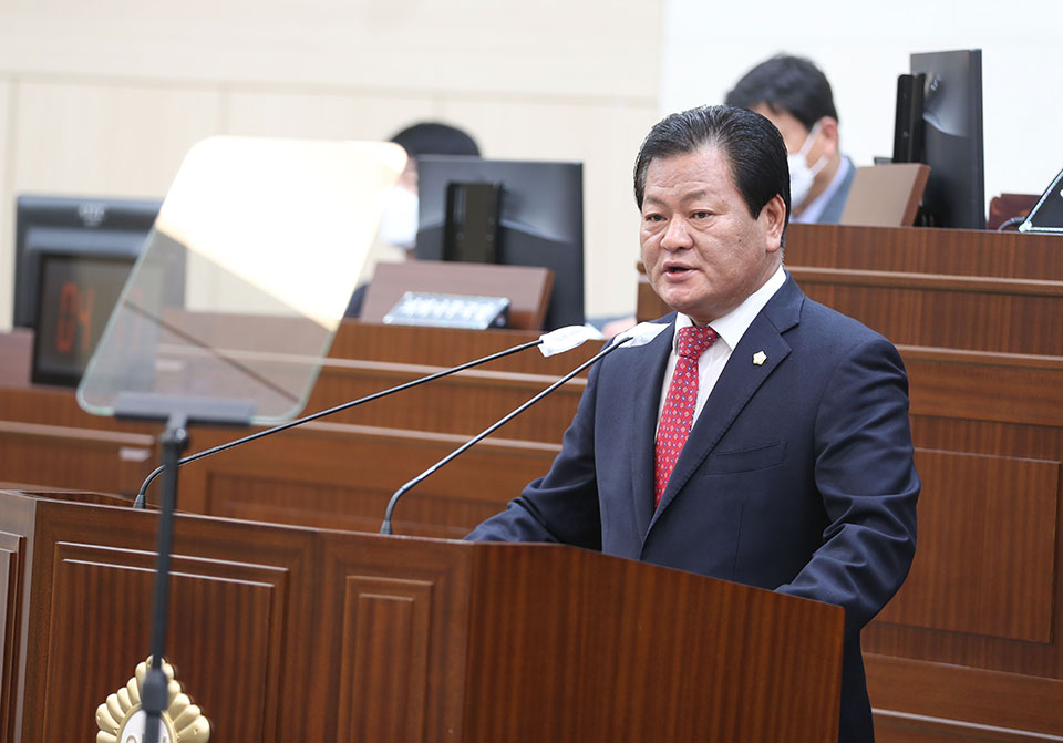 ▲안동시의회 손광영(태화·평화·안기) 의원은 지역현실을 반영한 지방소멸대응기금의 효율적인 시책 방향에 대해 제안했다.(사진 안동시의회 제공.2022.11.21)