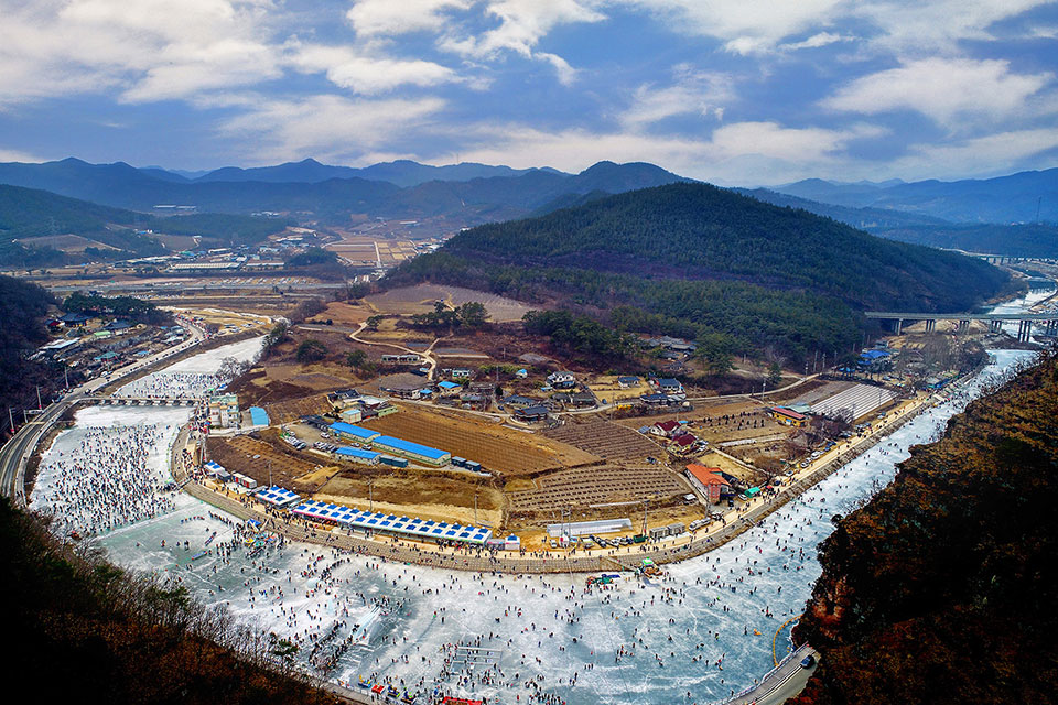 ▲안동 암산얼음축제장 전경.(사진 안동시청 제공.2023.01.04)