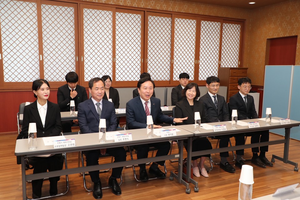 ▲안동시 대표단이 주 요코하마 대한민국총영사관을 방문했다.(사진 안동시청 제공)