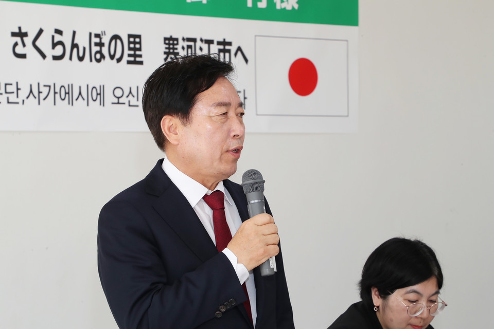 ▲권기창 안동시장을 단장으로 하는 안동시방문단이 일본 야마가타현 사가에시를 방문했다.(사진 안동시청 제공)