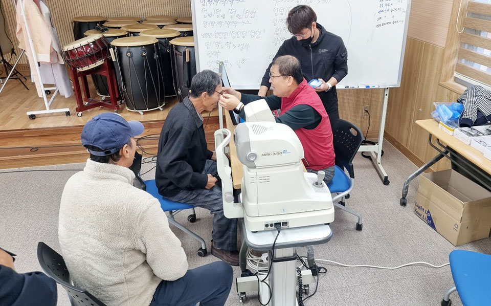 ▲국제로타리 3630지구 안동중앙·안동하회·새안동 로타리클럽의 ‘직업을 통한 사회봉사 한마당’ 활동.(사진 안동시청 제공)