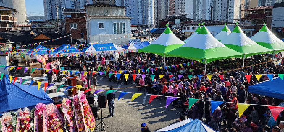 ▲제1회 용상한마음축제 ‘마뜰에 노닐다’에 5천여 명의 주민들들이 함께 했다.(사진 안동시청 제공)