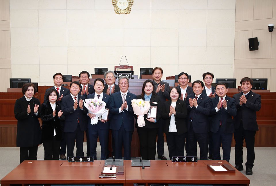 ▲안동시의회 2023년 경상북도 의정봉사대상 기념사진. (사진 안동시의회 제공)