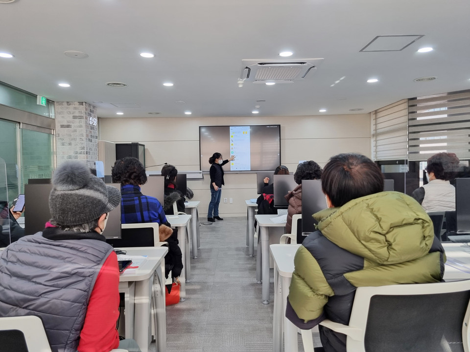 ▲ 안동시 시민 정보화교육.(사진 안동시청 제공)