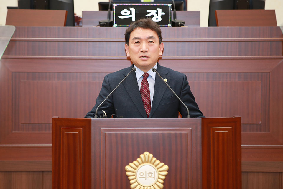 ▲안동시의회 김호석(용상) 의원이 5분 자유발언을 통해 사통팔달 교통망 활용 방안을 제안햇다.(사진 안동시의회 제공)