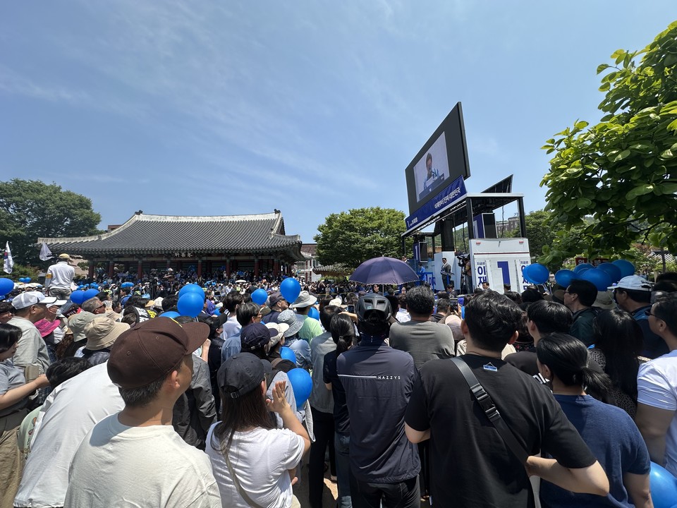 더불어민주당 이재명 대통령 후보가 6월 1일, 오전10시 고향 안동 웅부공원에서 열린 유세에서 국가 유공자와 보훈 문제에 대한 강력한 의지와 비전을 밝혔다.▲(사진 권기상 기자)